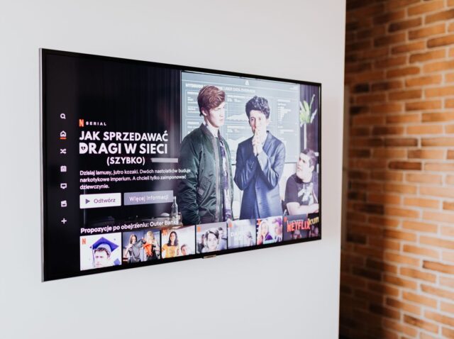 Dlaczego dystrybucja TV w dużym obiekcie to duże wyzwanie?